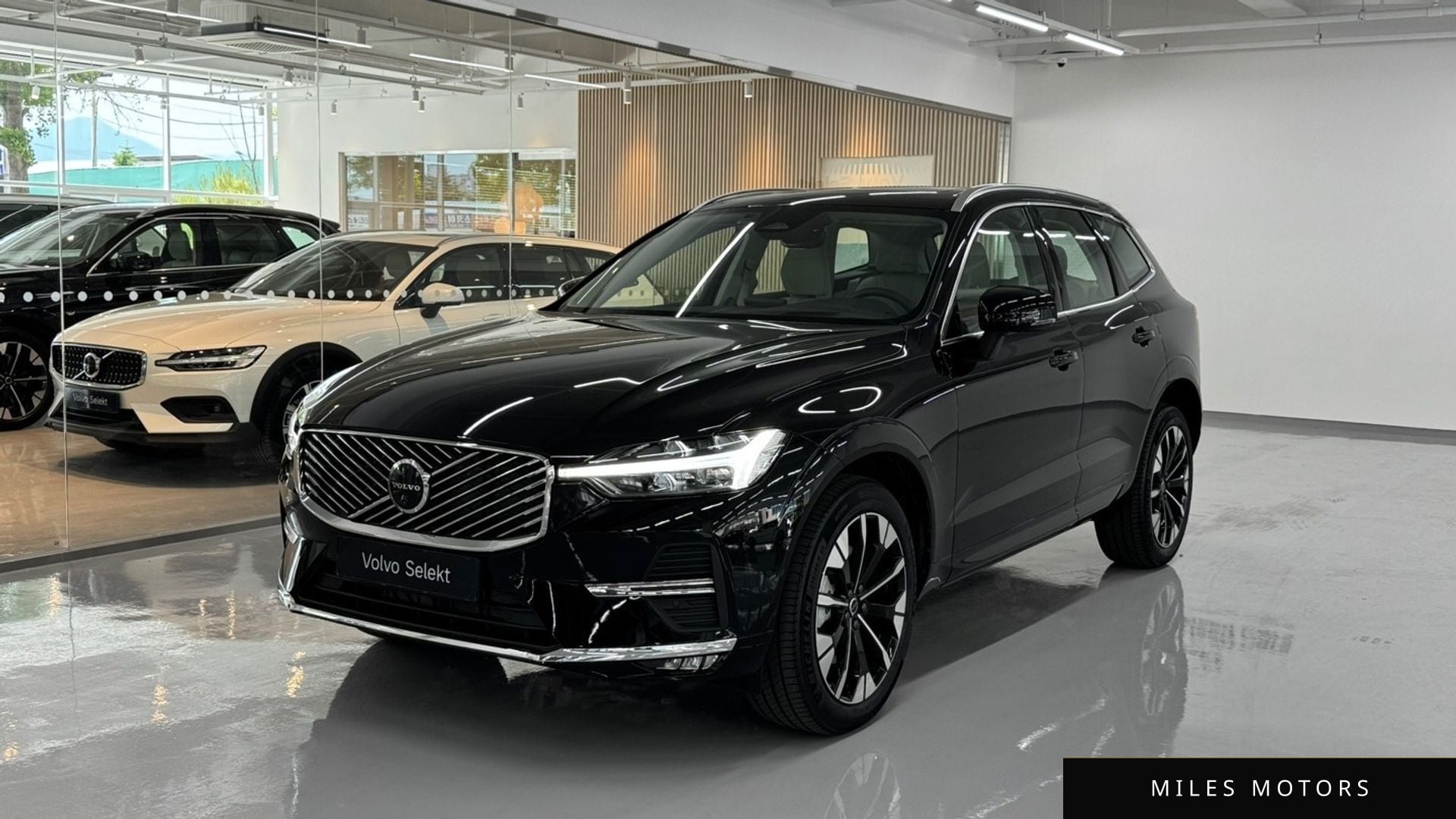 Volvo XC60 2026 — фото 1 из 12