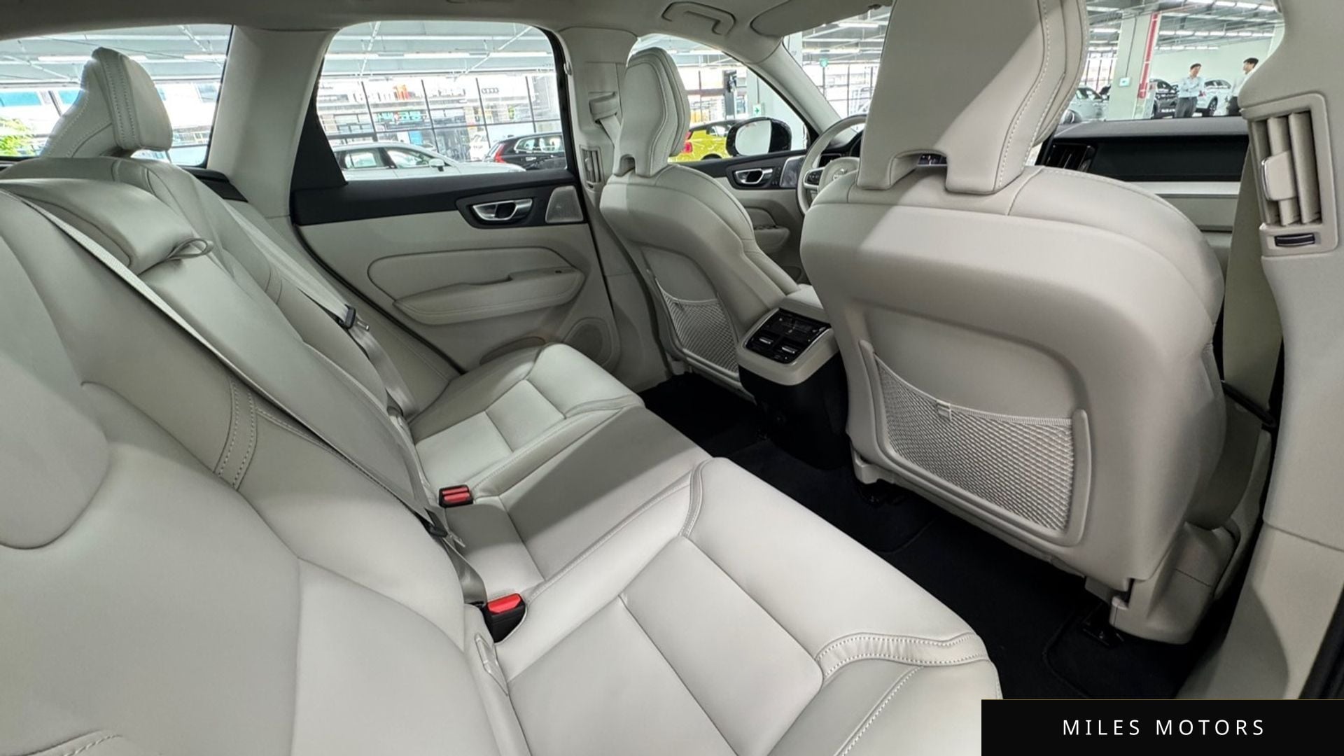 Volvo XC60 2026 — миниатюра 10