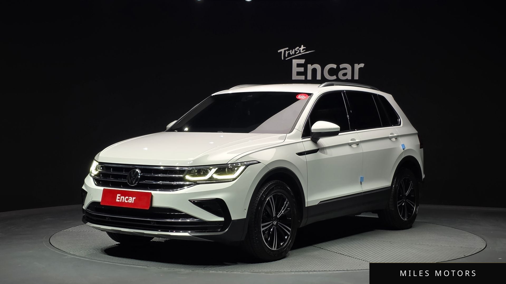 Volkswagen Tiguan 2023 — фото 1 из 12