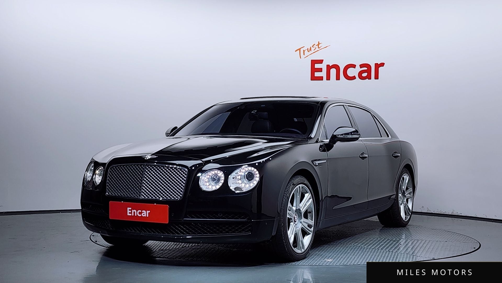 Bentley Flying Spur 2015 — фото 1 из 12