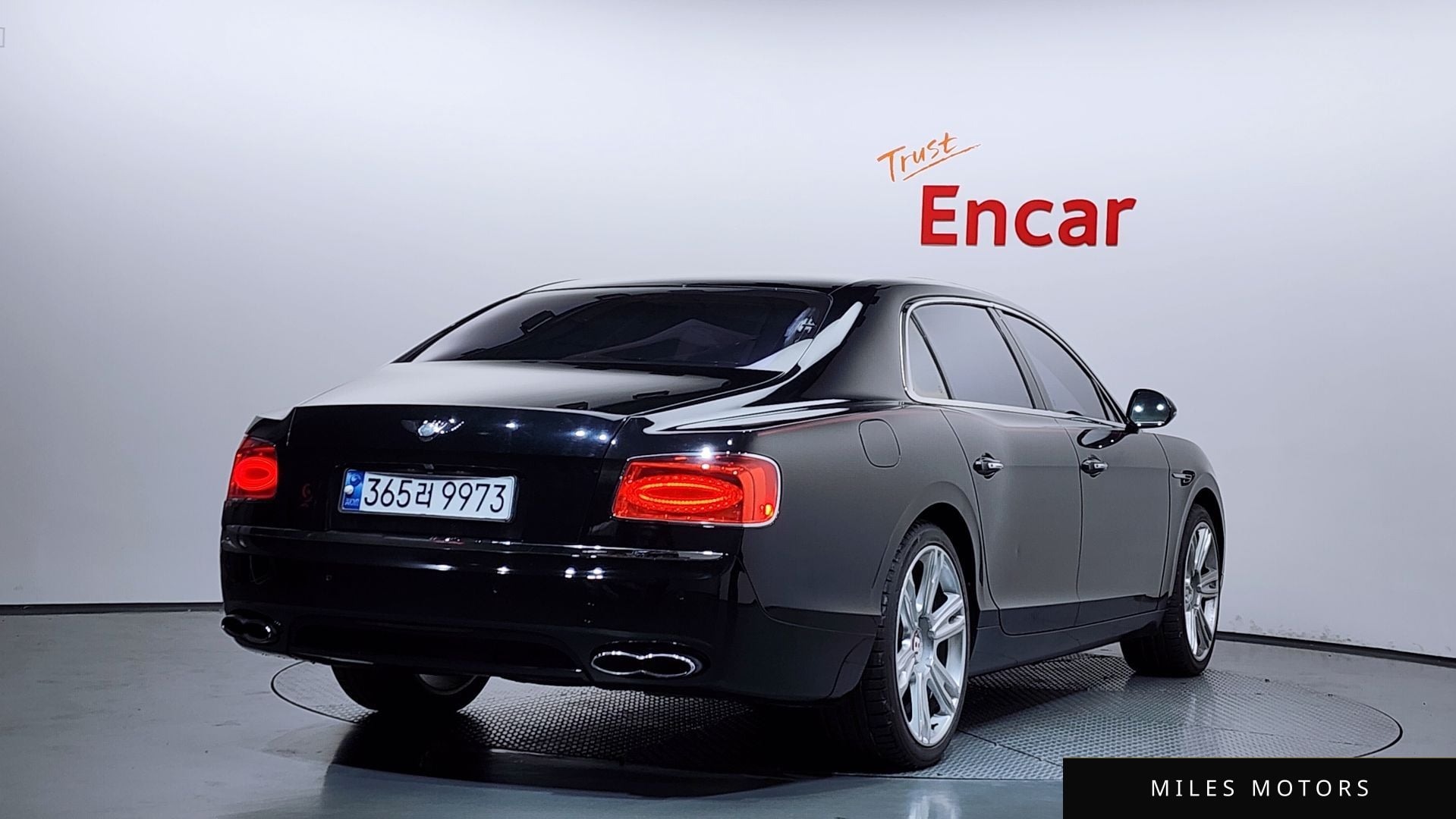 Bentley Flying Spur 2015 — миниатюра 2