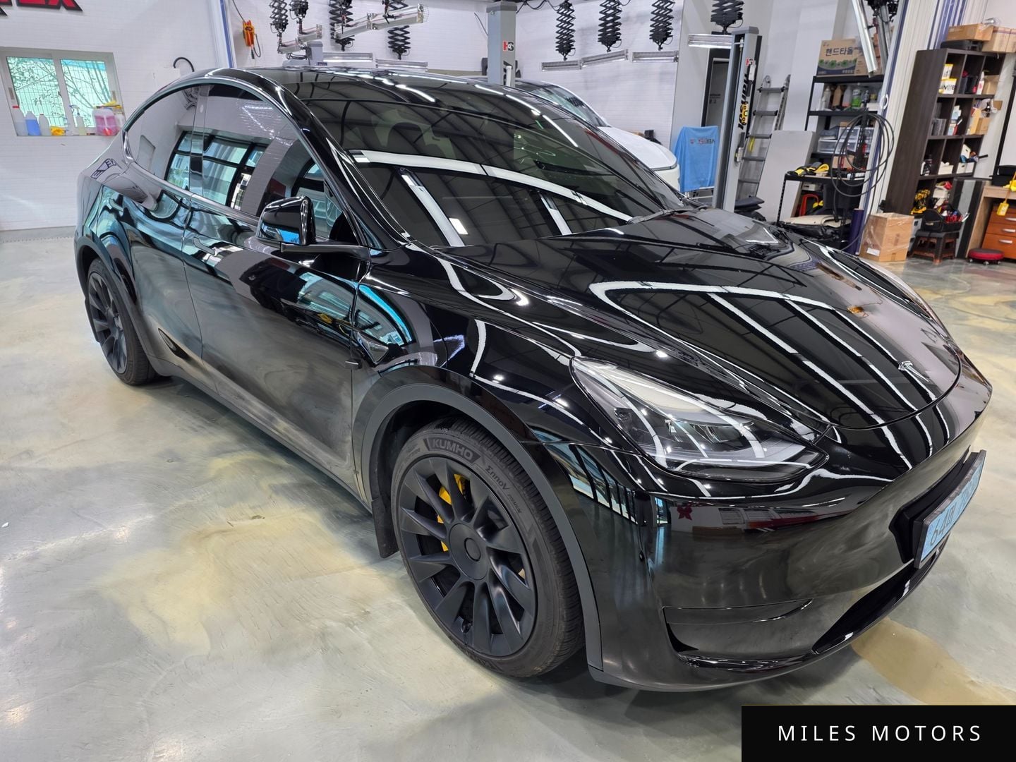 Tesla Model Y 2024 — миниатюра 2