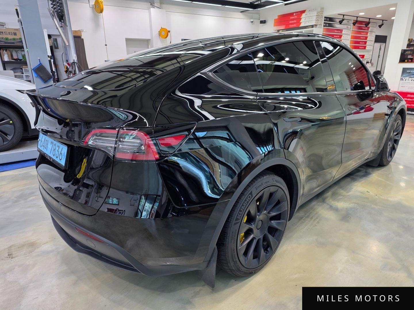 Tesla Model Y 2024 — миниатюра 4