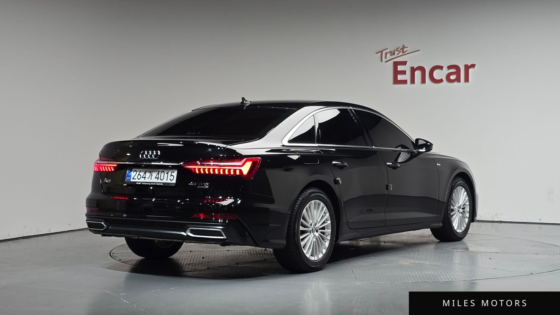 Audi A6 (C8) 2020 — фото 1 из 12