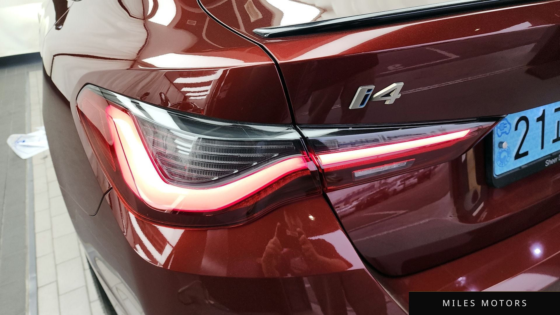 BMW i4 2023 — миниатюра 9