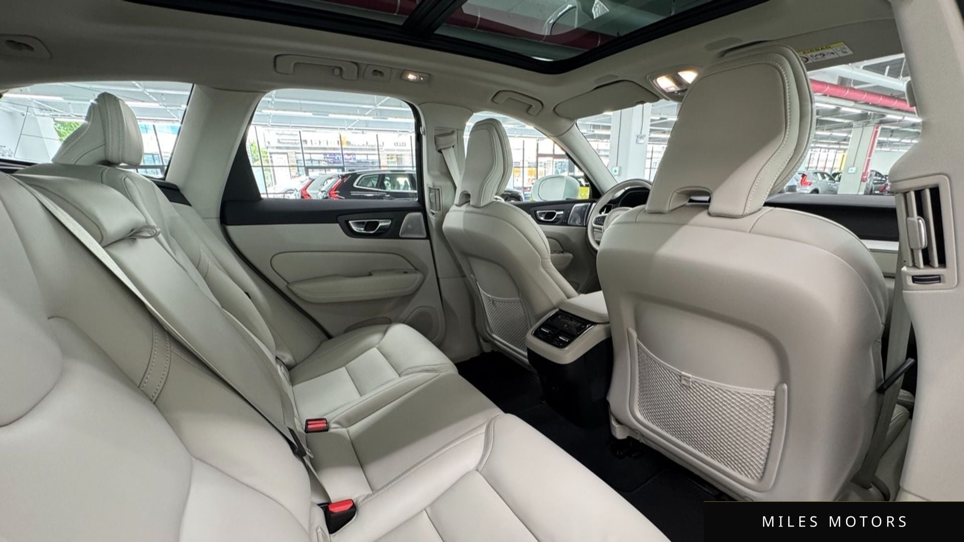 Volvo XC60 2026 — миниатюра 10