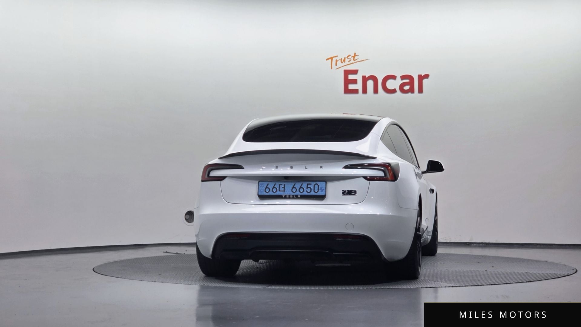 Tesla Model 3 2025 — миниатюра 4