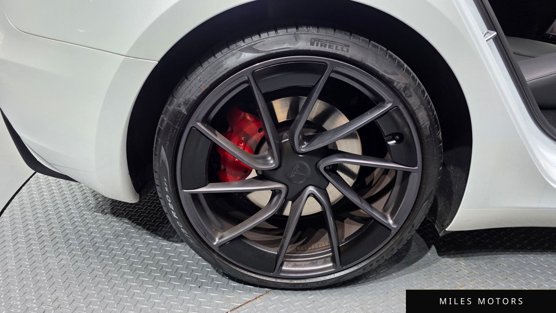 Tesla Model 3 2025 — миниатюра 5