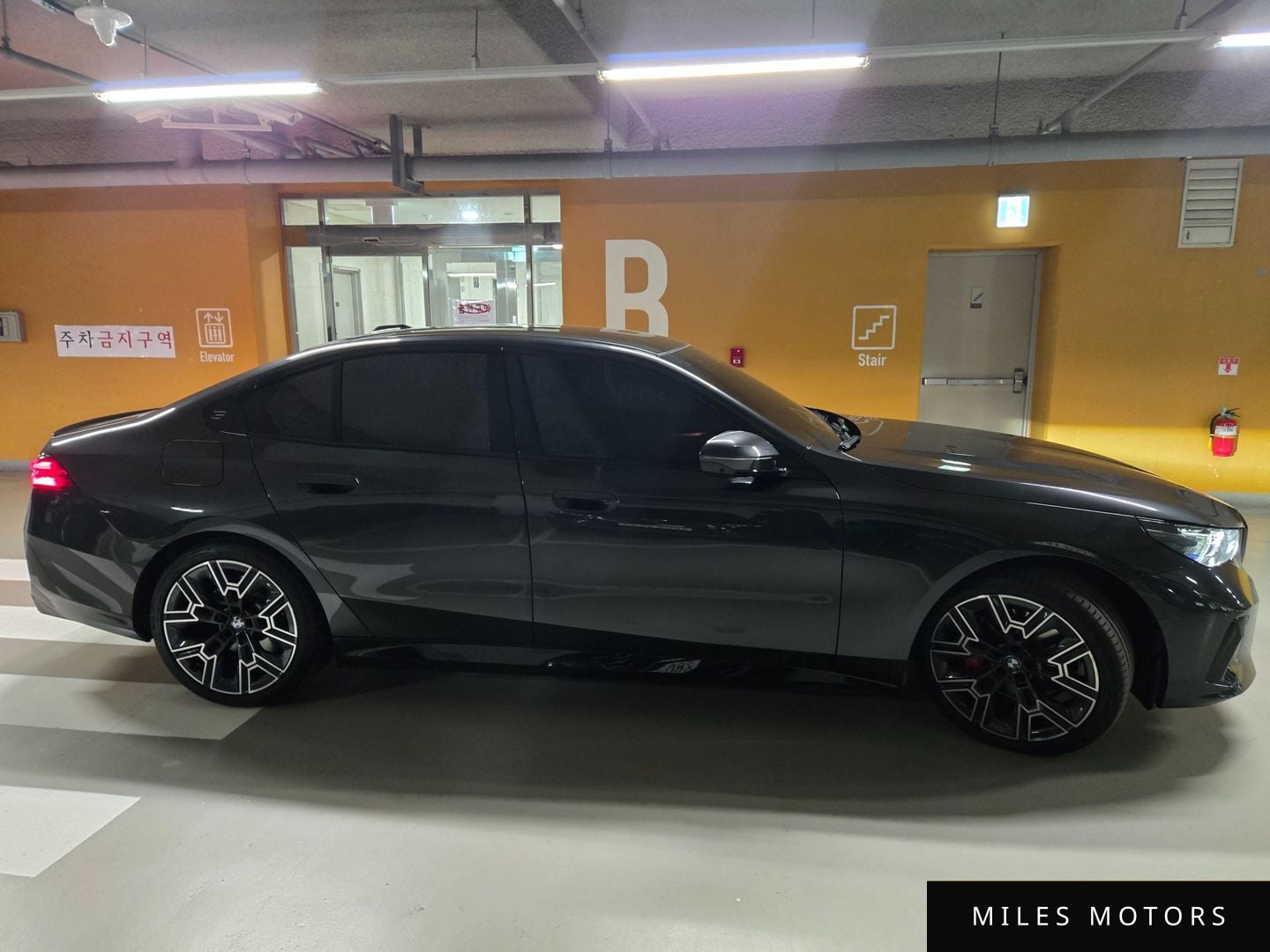 BMW 5 Series (G60) 2026 — миниатюра 12