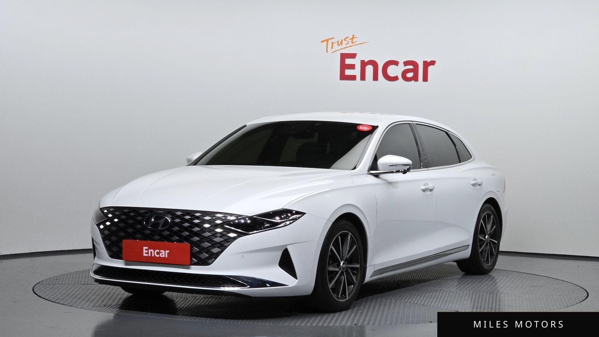 Hyundai Grandeur 2022 — фото 1 из 12