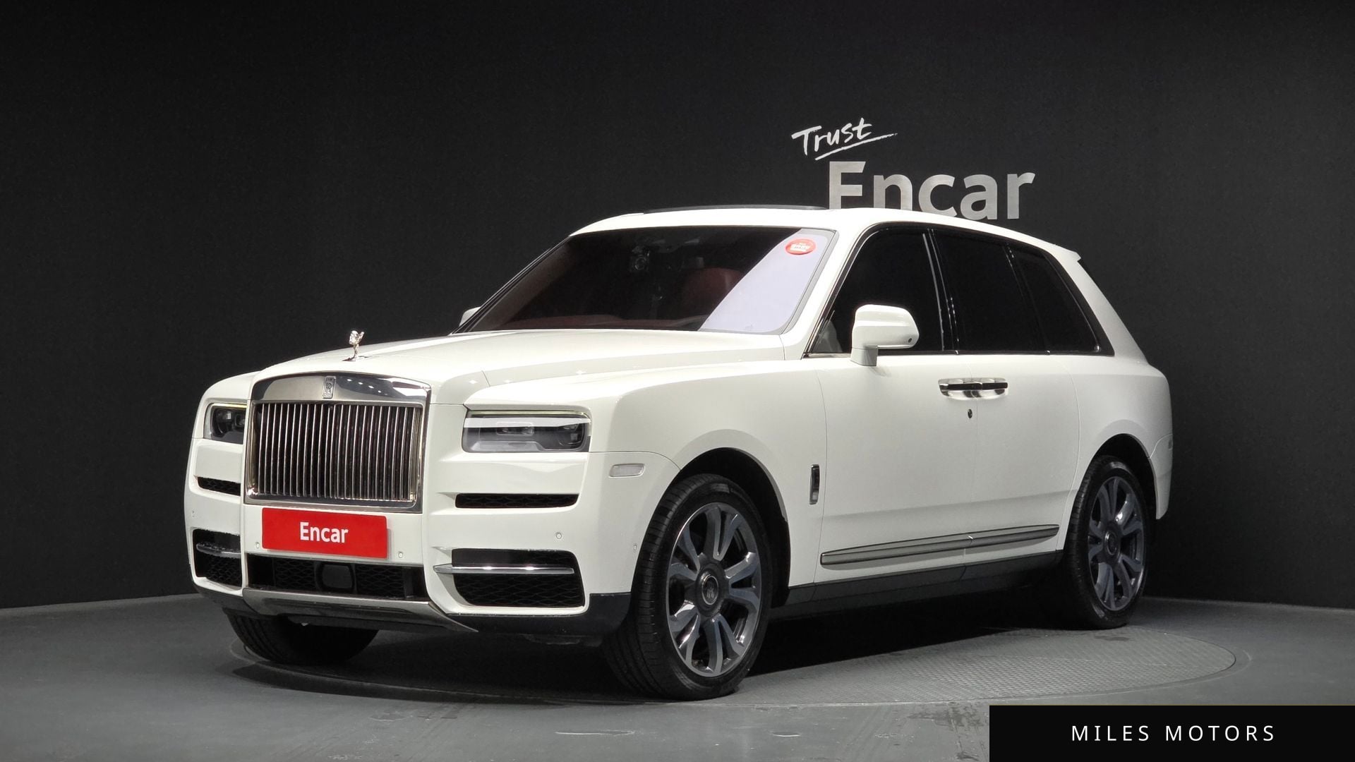 Rolls-Royce Cullinan 2020 — фото 1 из 12