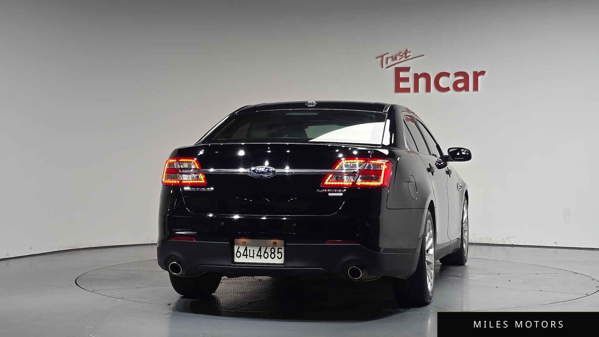 Ford Taurus 2016 — миниатюра 3