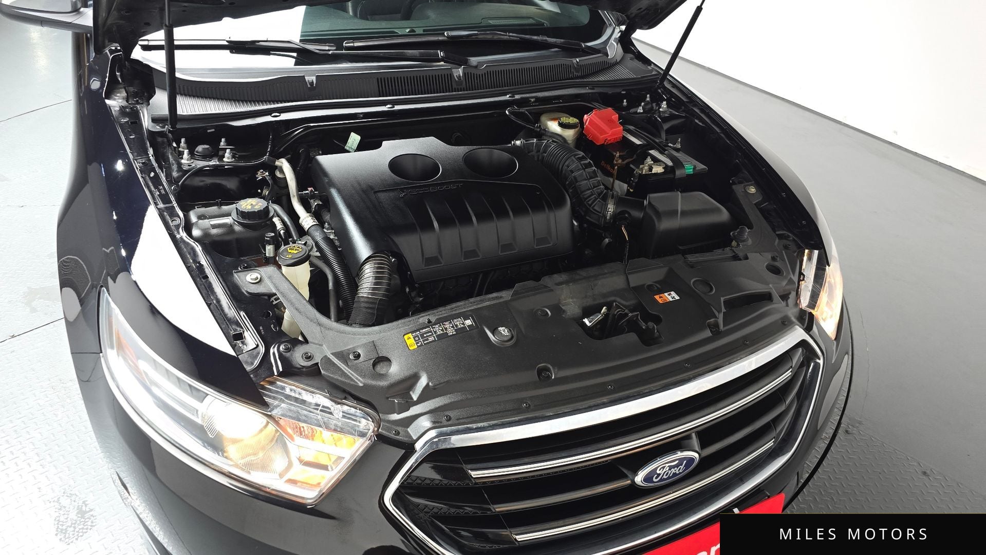Ford Taurus 2016 — миниатюра 5