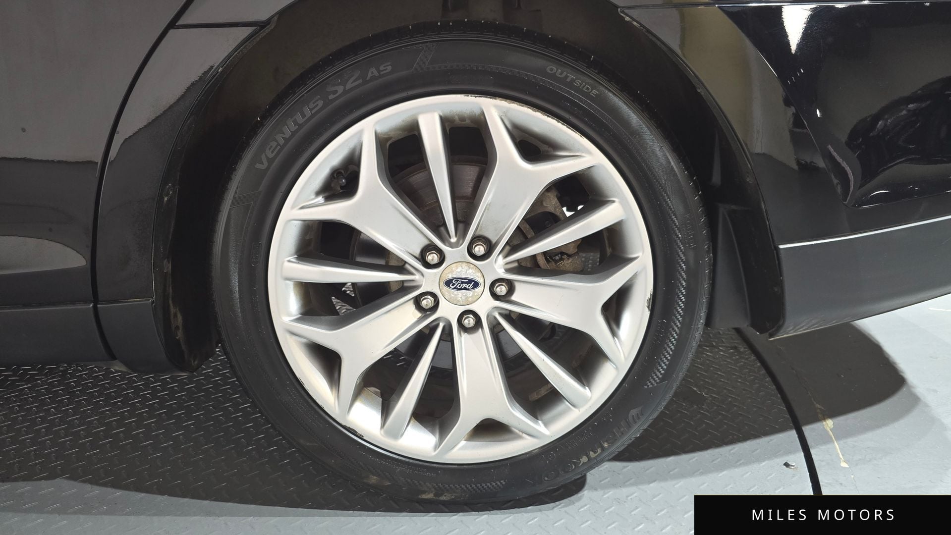 Ford Taurus 2016 — миниатюра 6