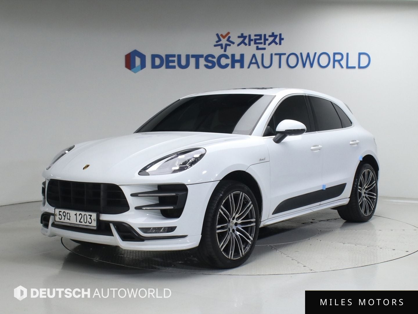Porsche Macan 2017 — миниатюра 3