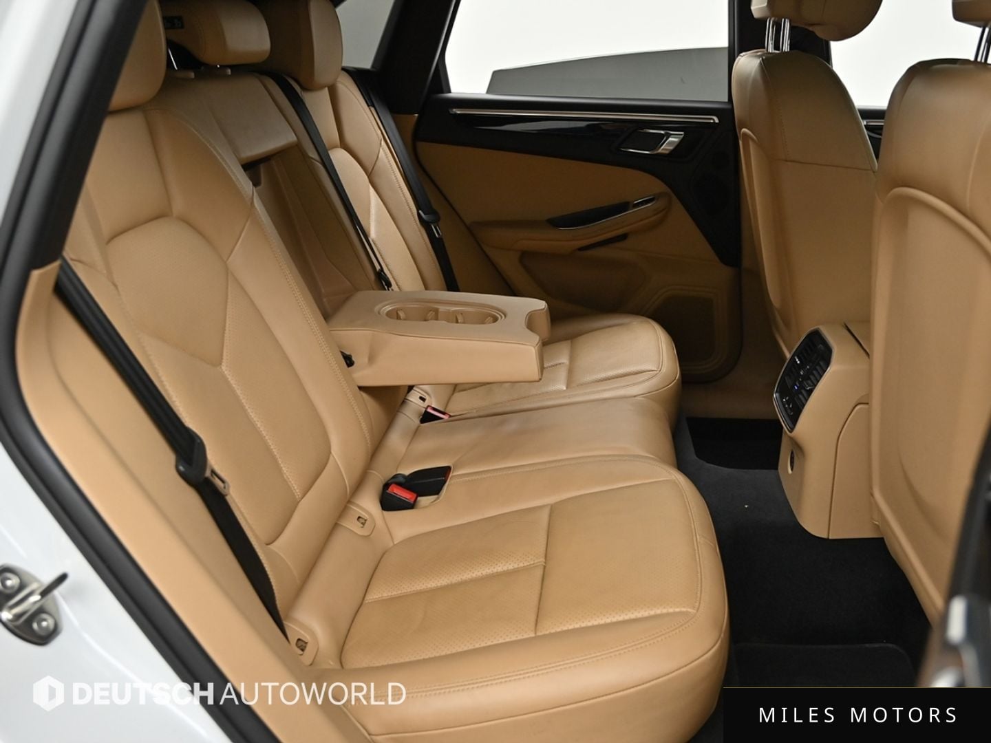 Porsche Macan 2017 — миниатюра 12