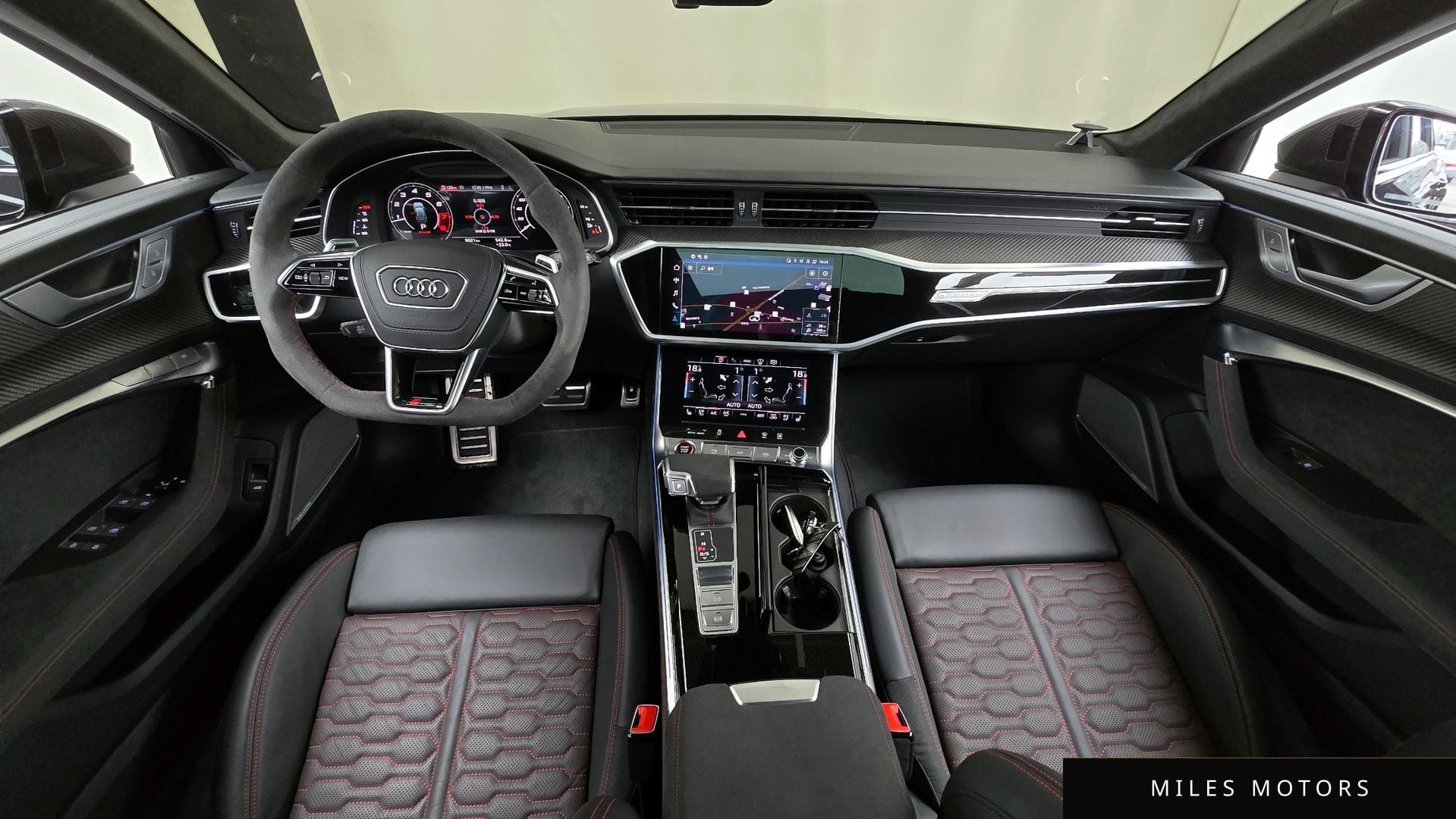 Audi RS6 (C8) 2025 — миниатюра 10