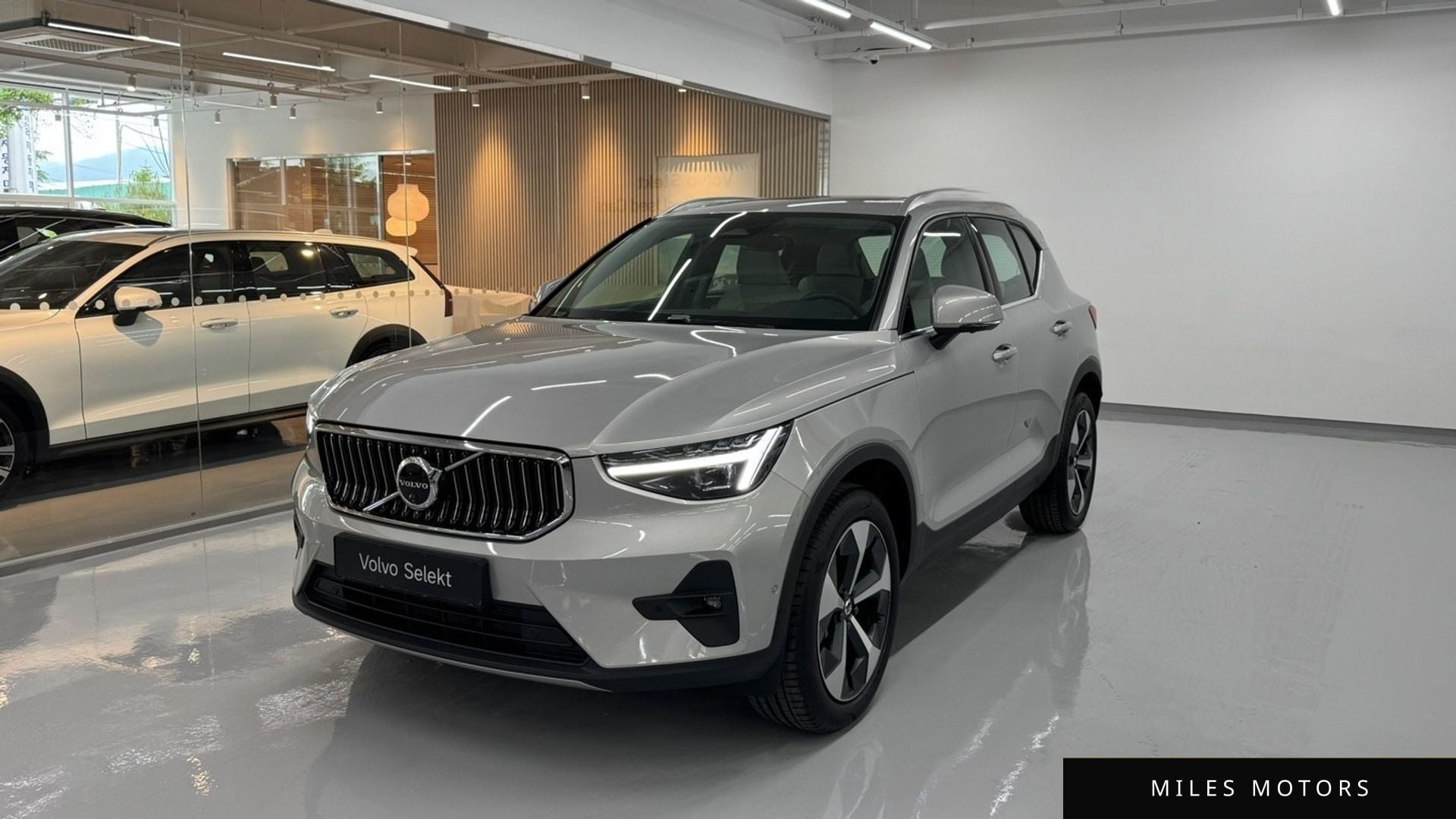 Volvo XC40 2025 — фото 1 из 12
