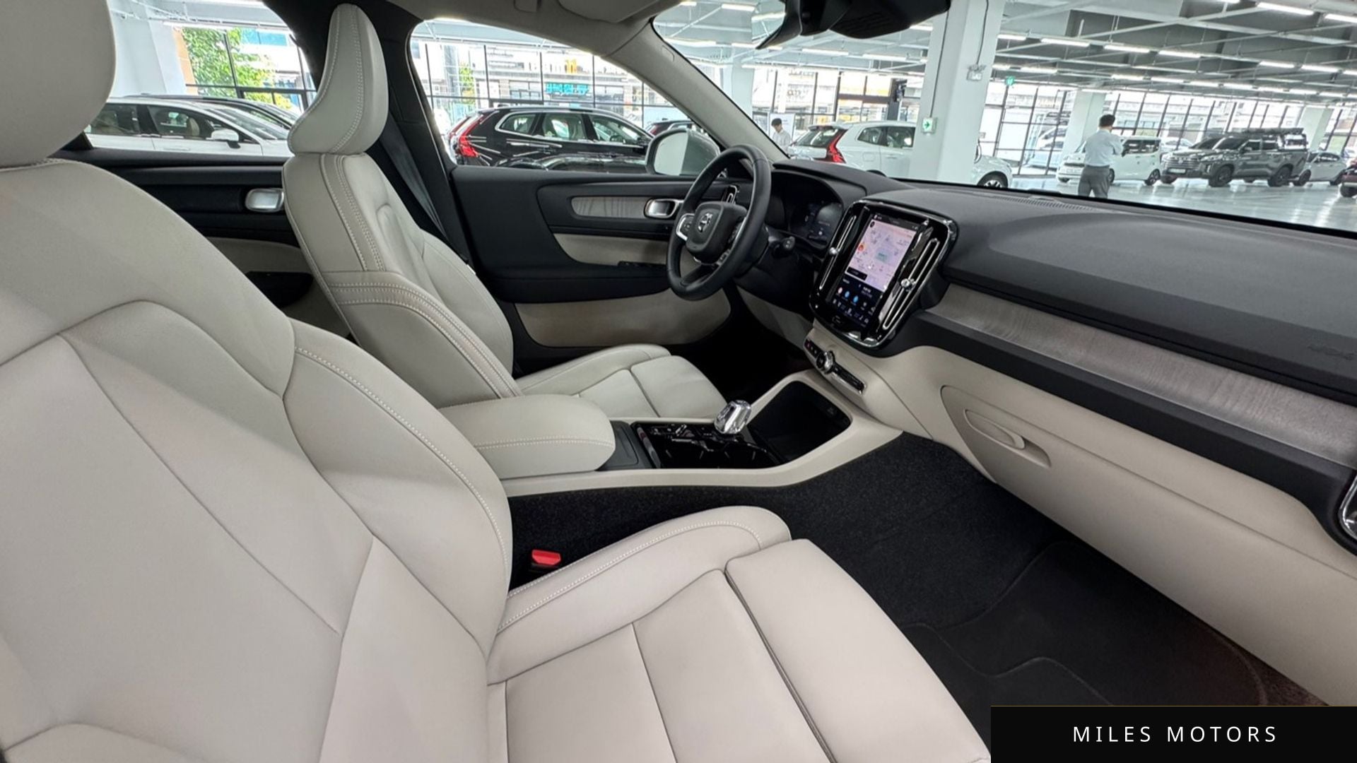 Volvo XC40 2025 — миниатюра 10