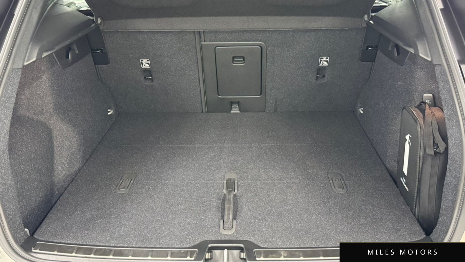 Volvo XC40 2025 — миниатюра 12