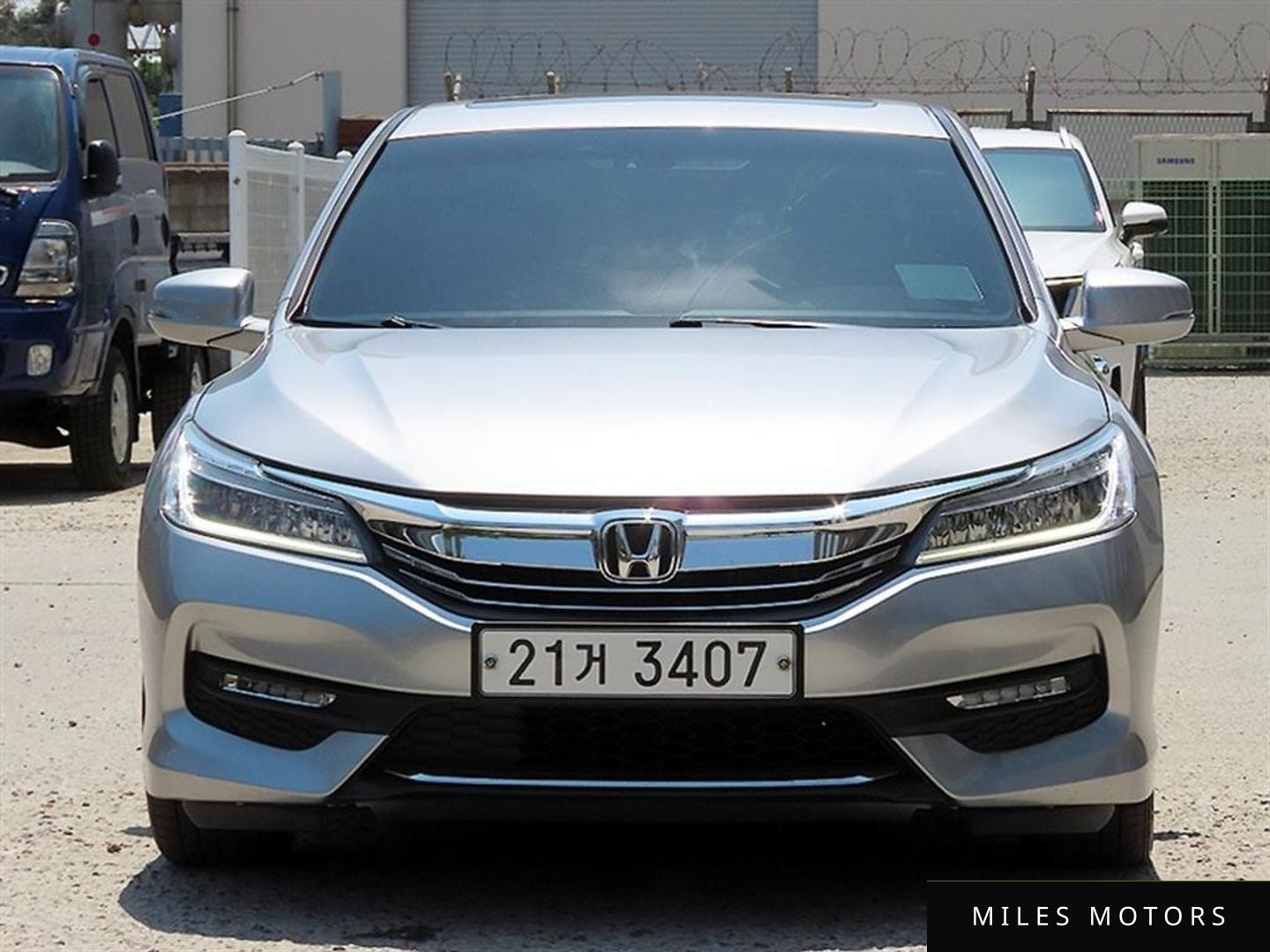 Honda Accord 2017 — фото 1 из 12