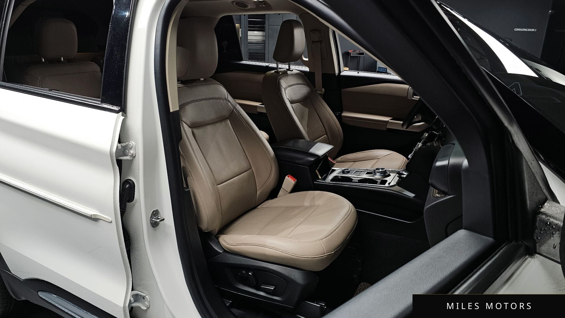 Ford Explorer 2022 — миниатюра 12