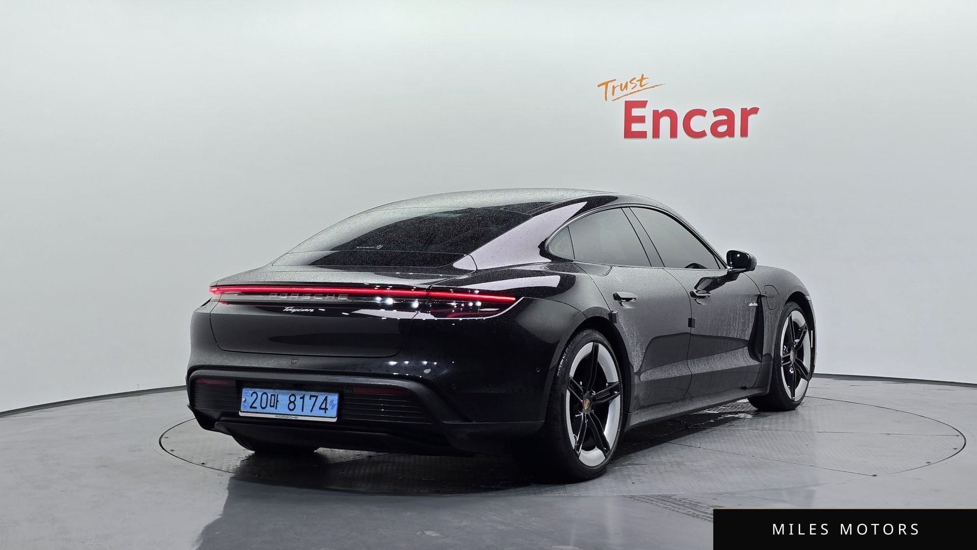Porsche Taycan 2025 — миниатюра 2