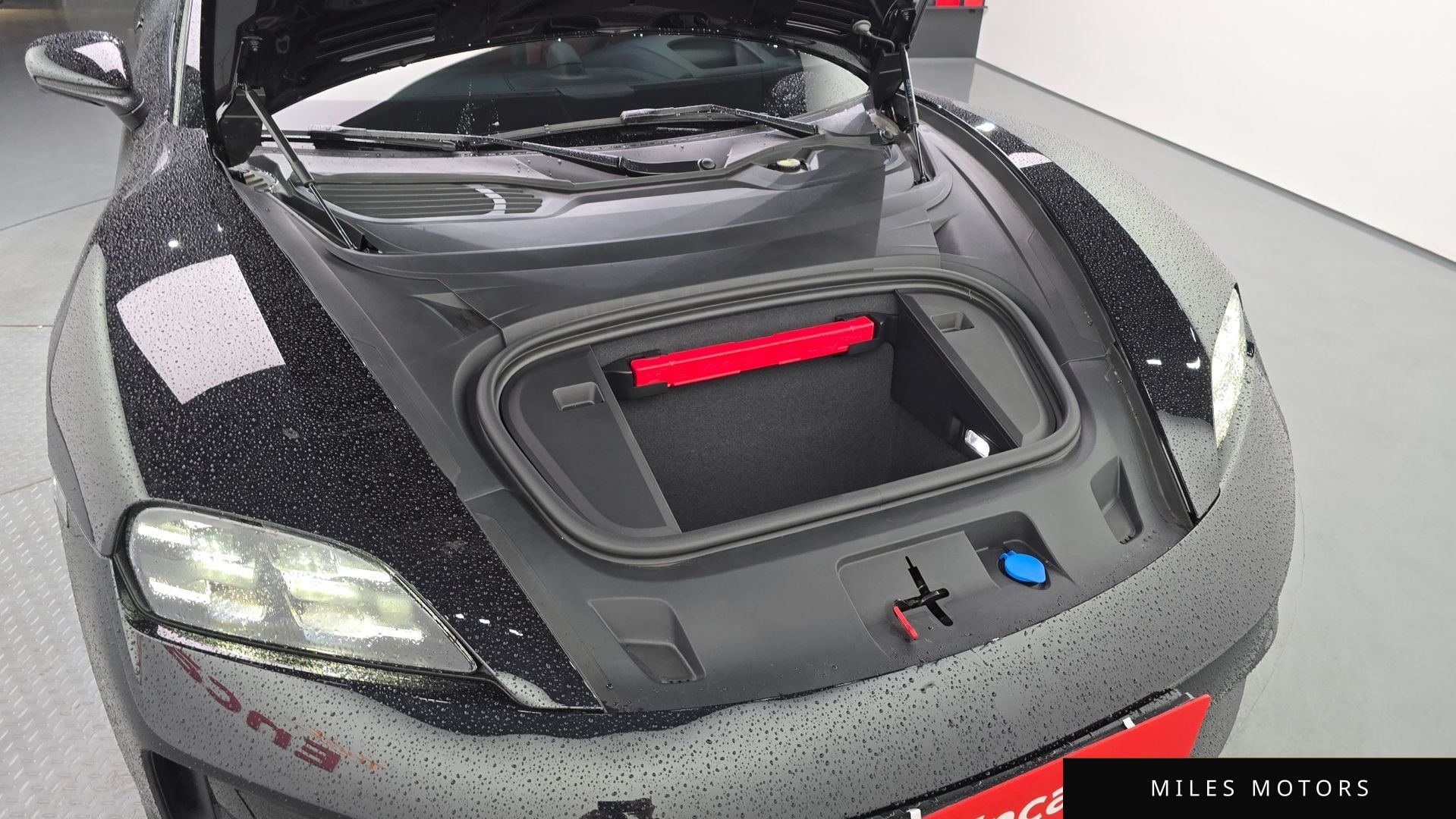 Porsche Taycan 2025 — миниатюра 6