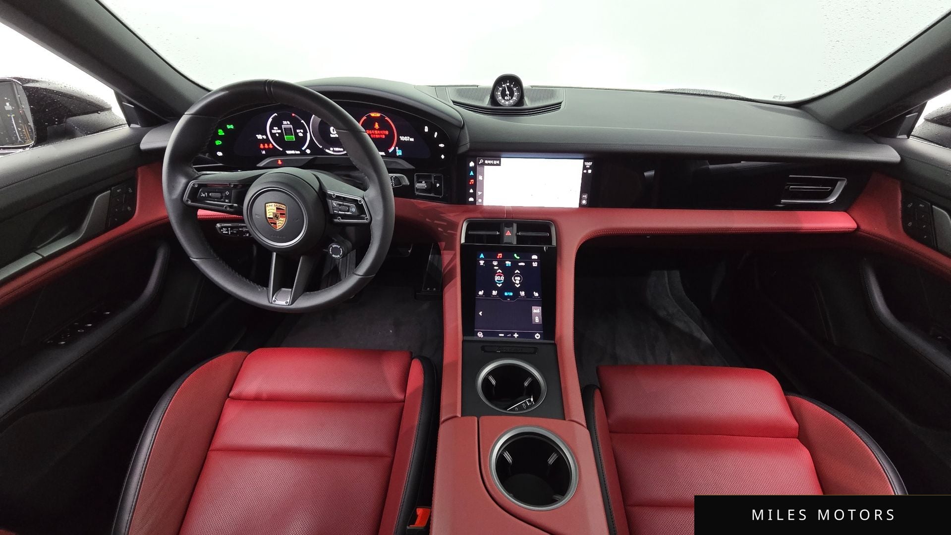 Porsche Taycan 2025 — миниатюра 10