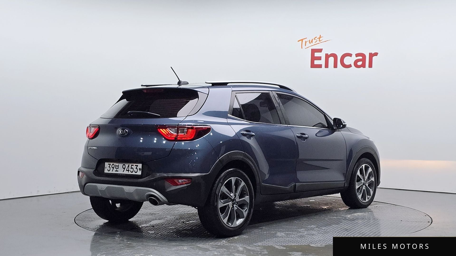 Kia Stonic 2018 — фото 1 из 12