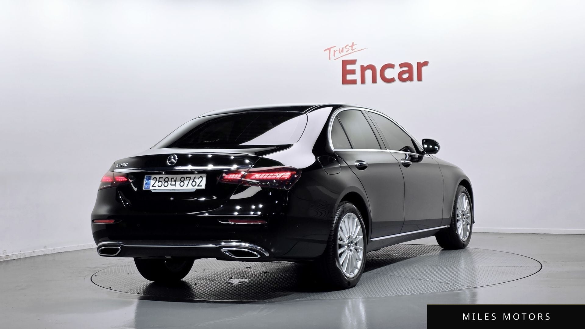 Mercedes-Benz E-Class W213 2023 — миниатюра 2