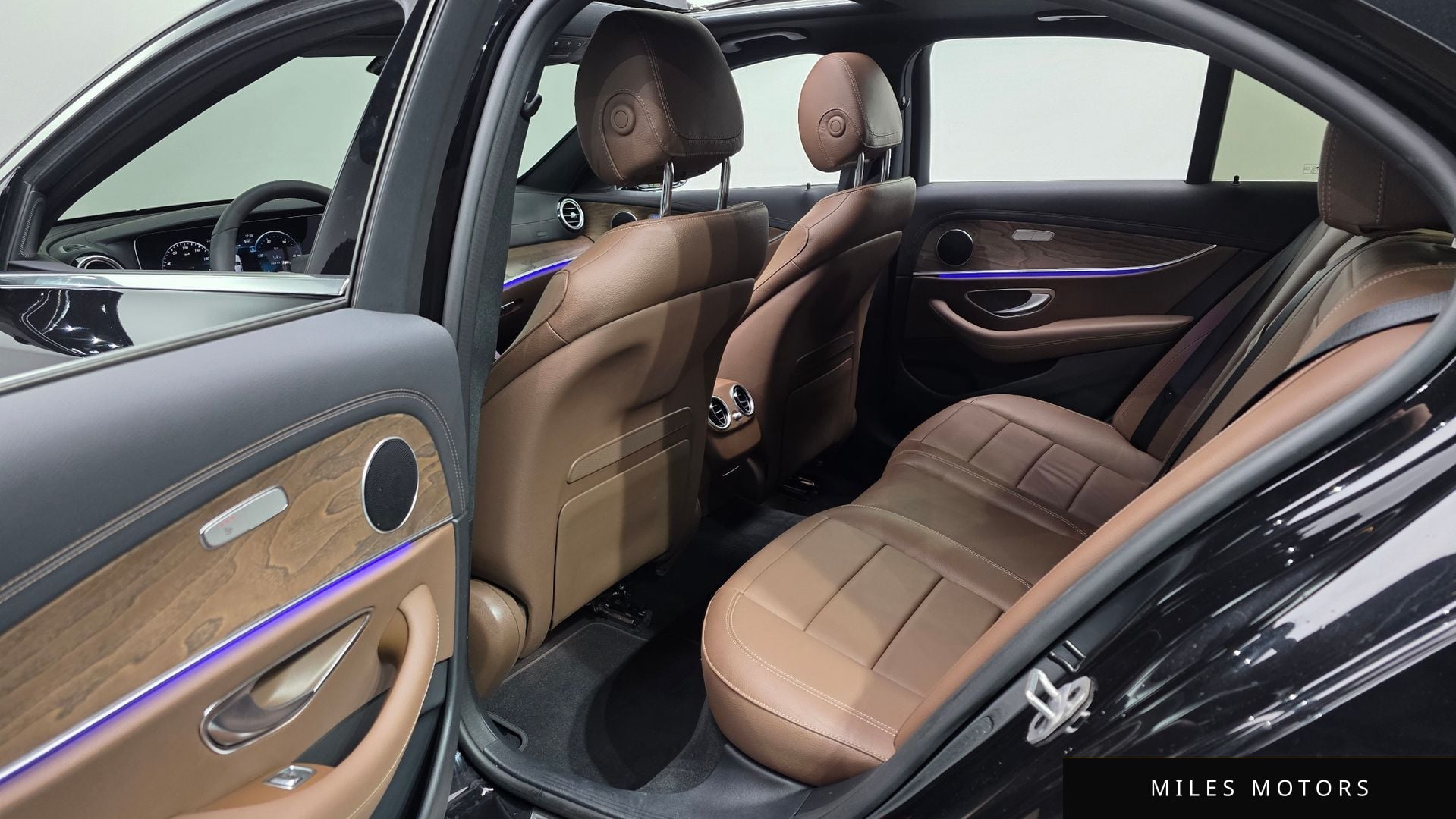 Mercedes-Benz E-Class W213 2023 — миниатюра 11