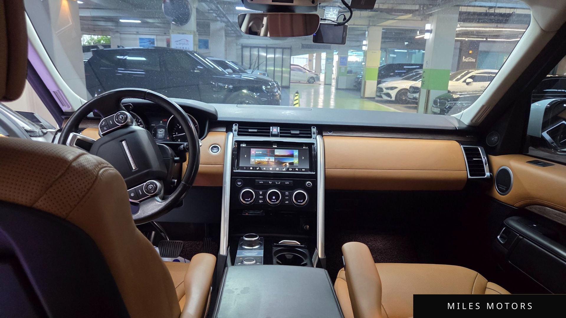 Land Rover Discovery 2017 — миниатюра 10