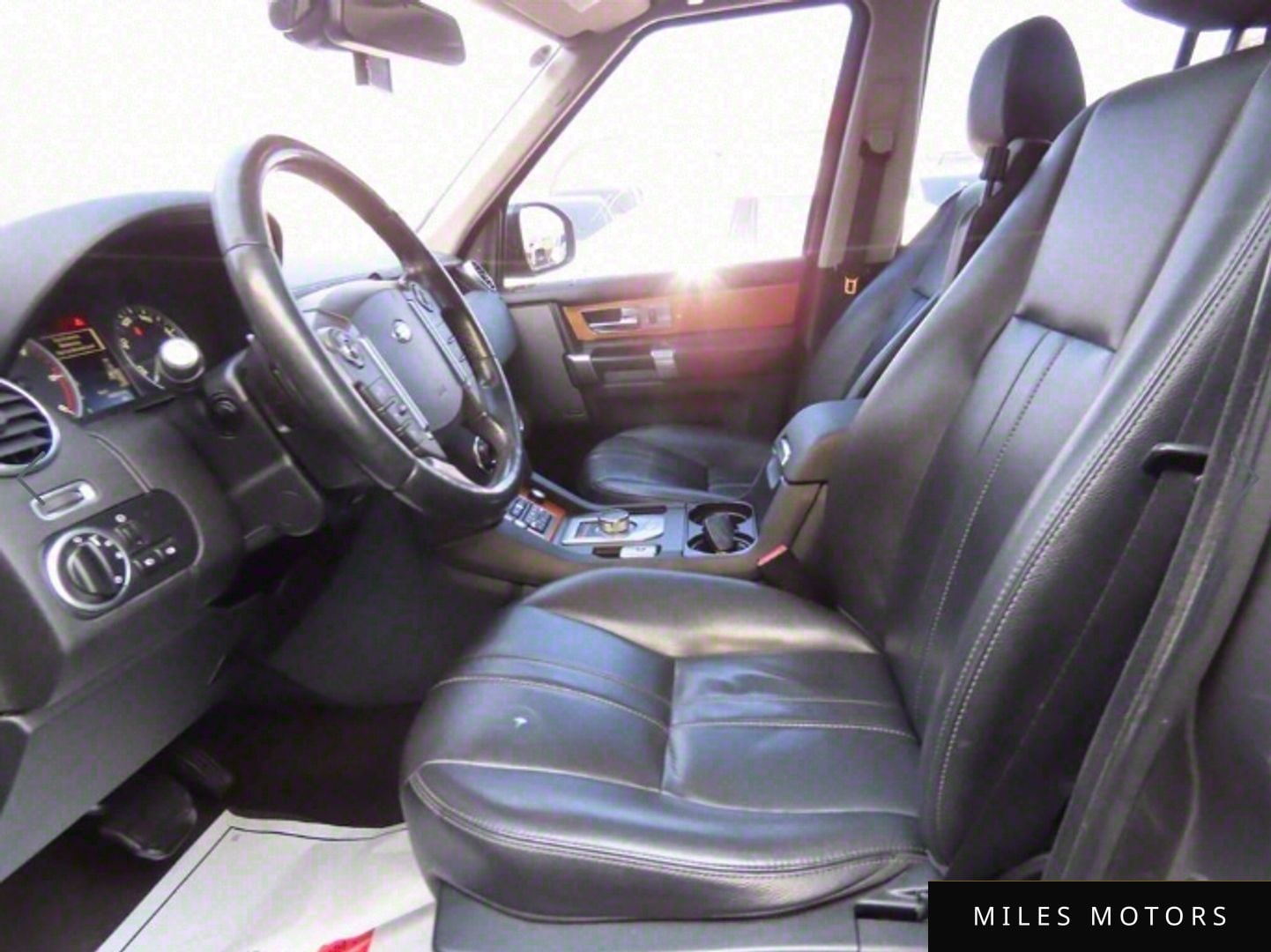 Land Rover Discovery 2015 — миниатюра 10