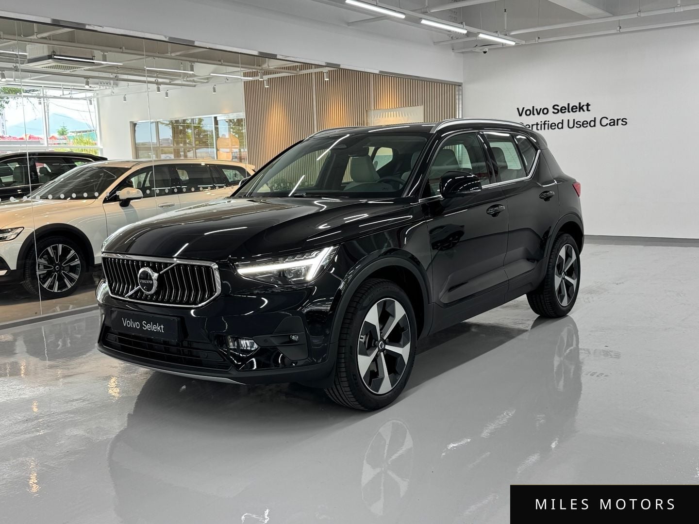 Volvo XC40 2025 — фото 1 из 12