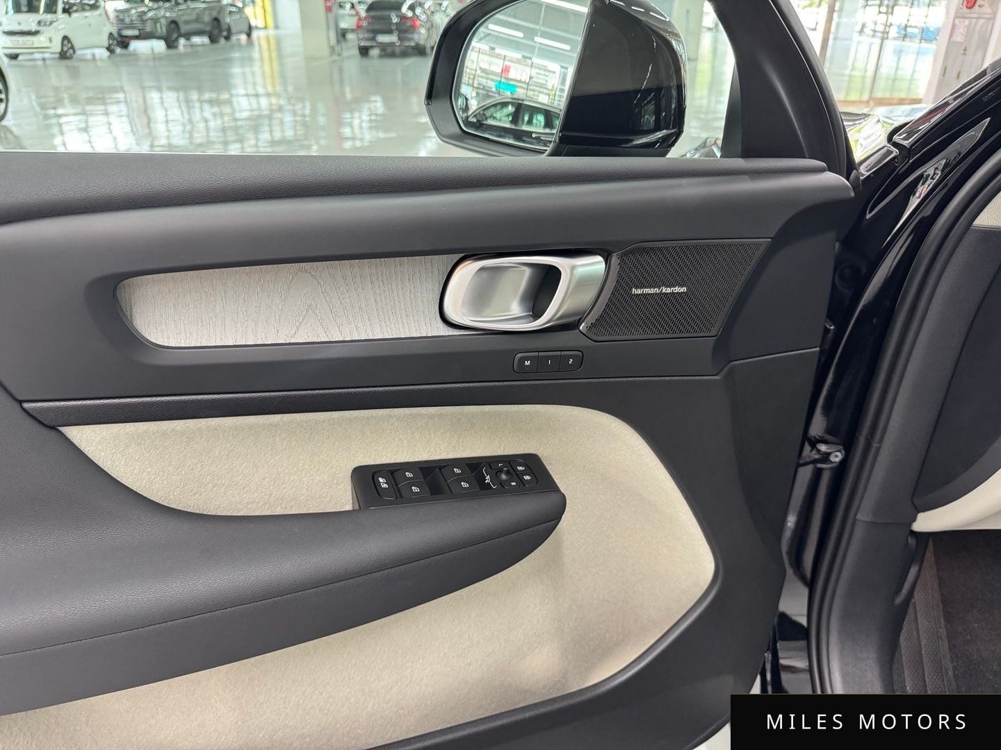 Volvo XC40 2025 — миниатюра 11
