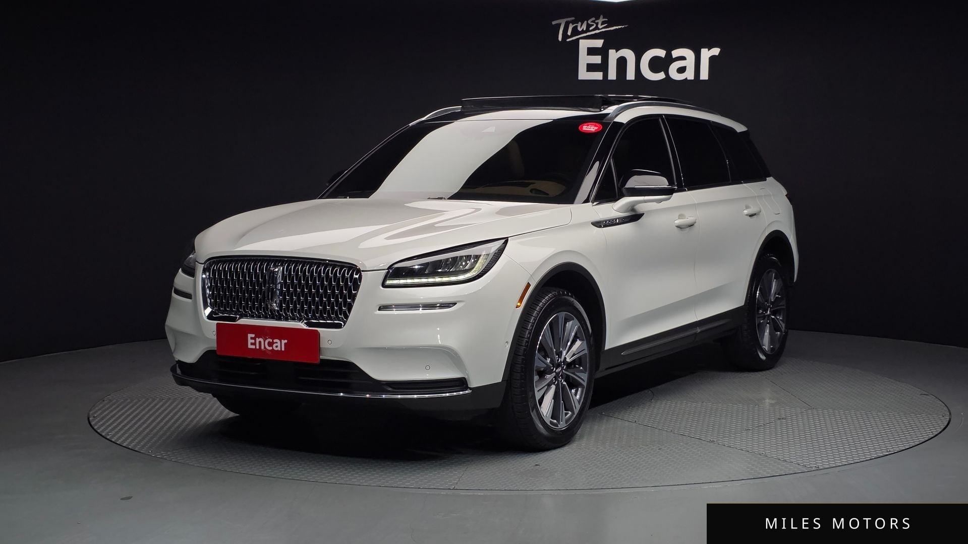 Lincoln Corsair 2022 — фото 1 из 12