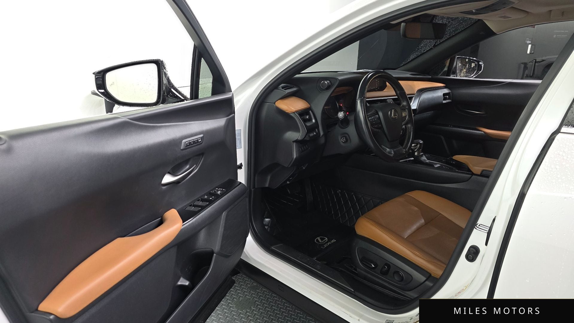 Лексус UX250h 2019 — миниатюра 12