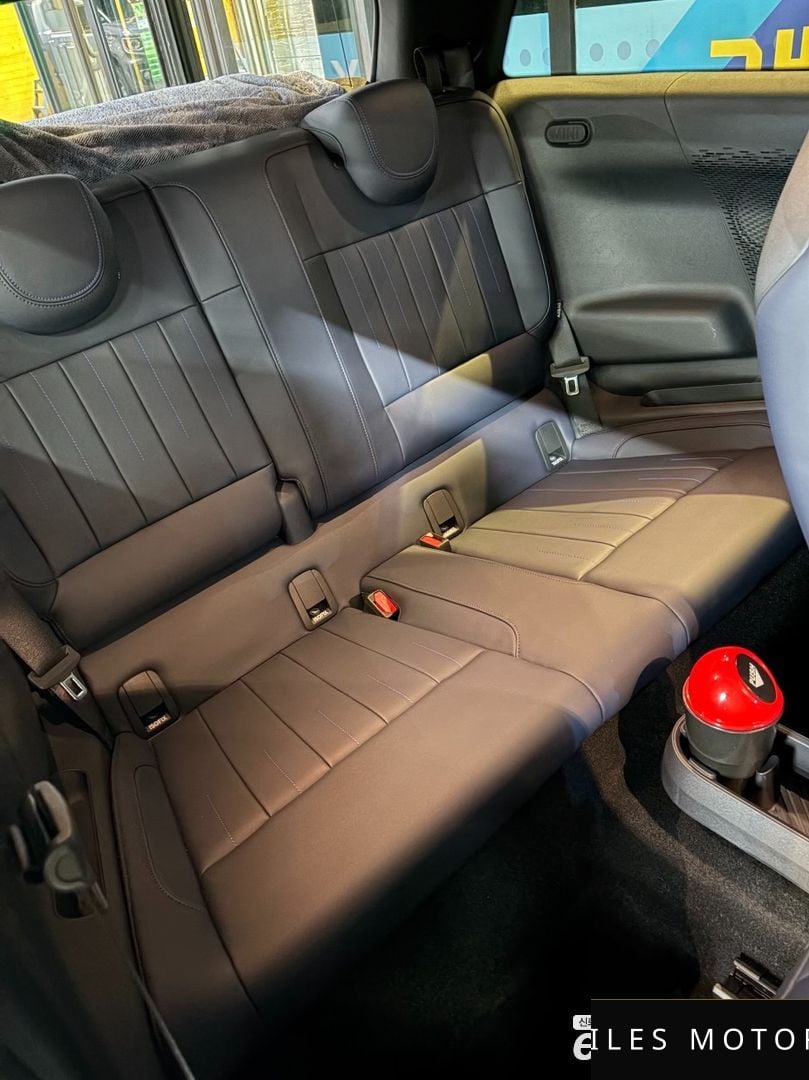 MINI Cooper 2024 — миниатюра 12