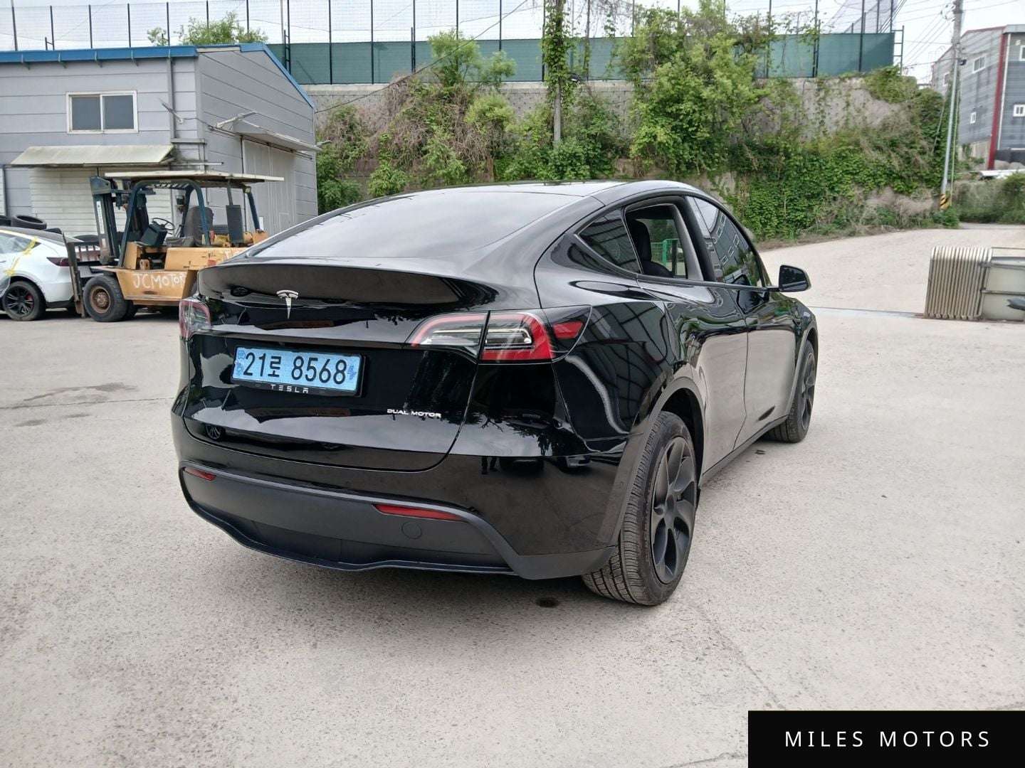 Tesla Model Y 2022 — миниатюра 4