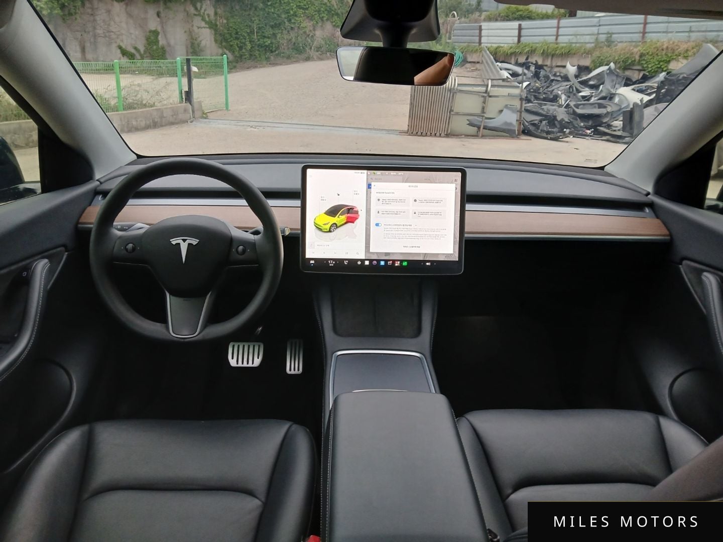 Tesla Model Y 2022 — миниатюра 9