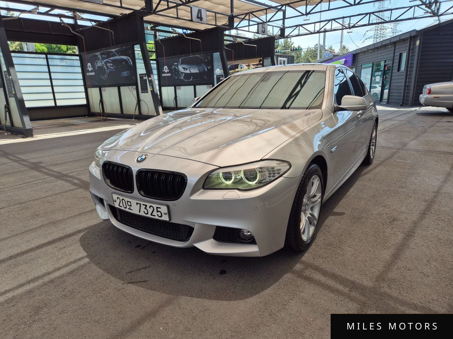 BMW 5 Series (F10) 2011 — миниатюра 2