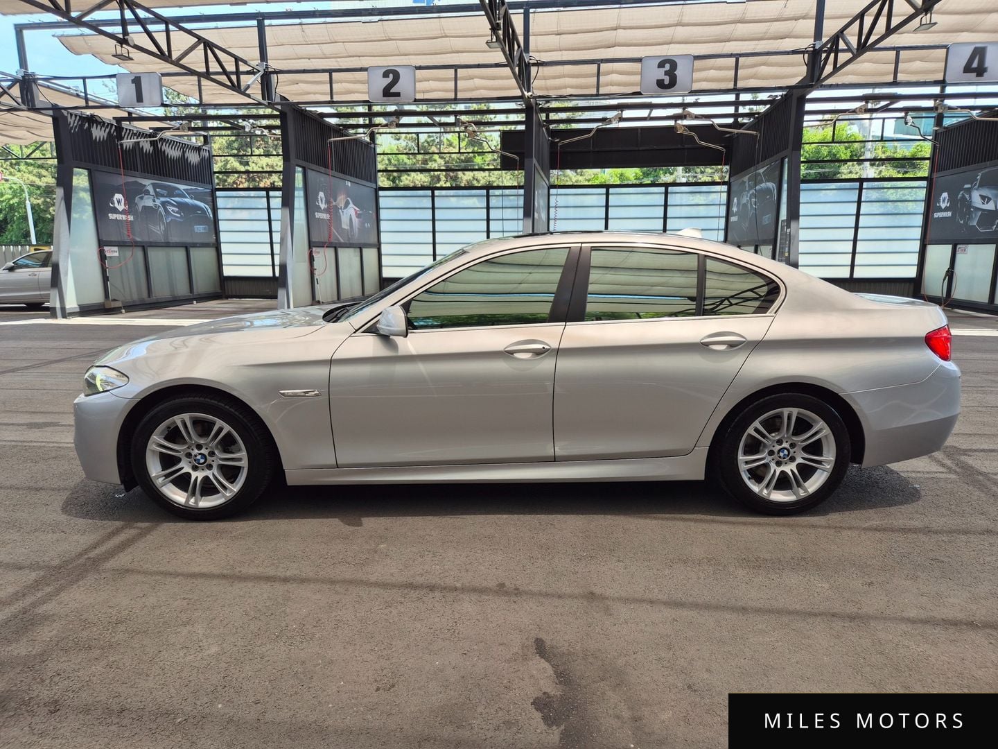 BMW 5 Series (F10) 2011 — миниатюра 3