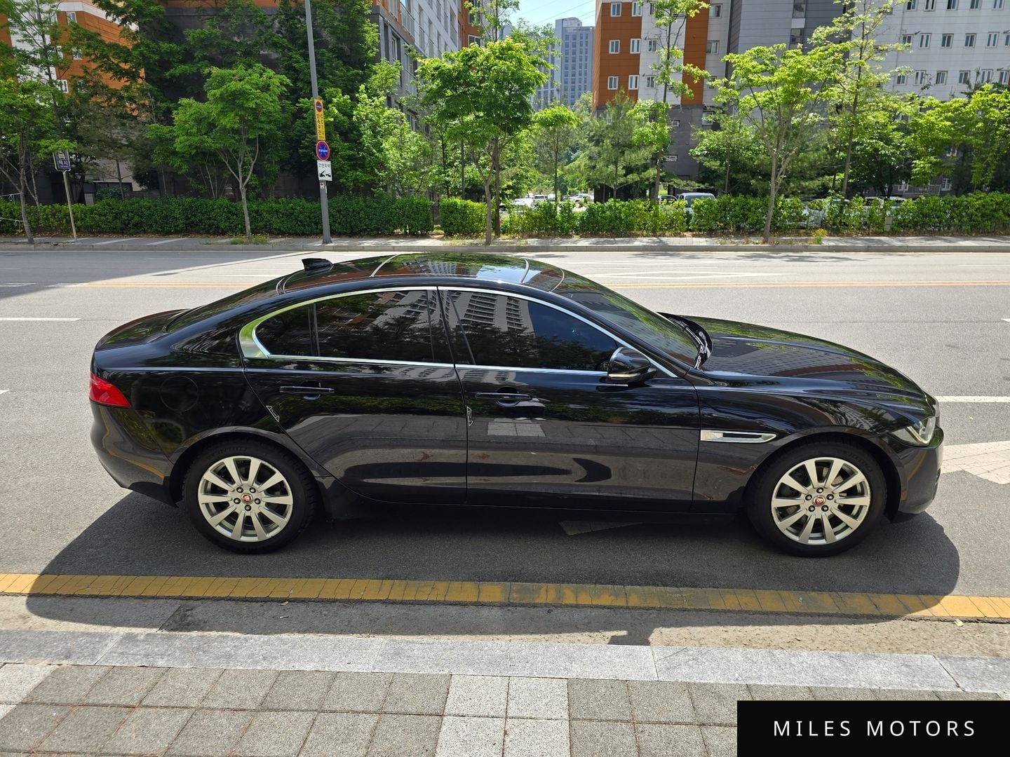 Jaguar XE 2018 — миниатюра 4