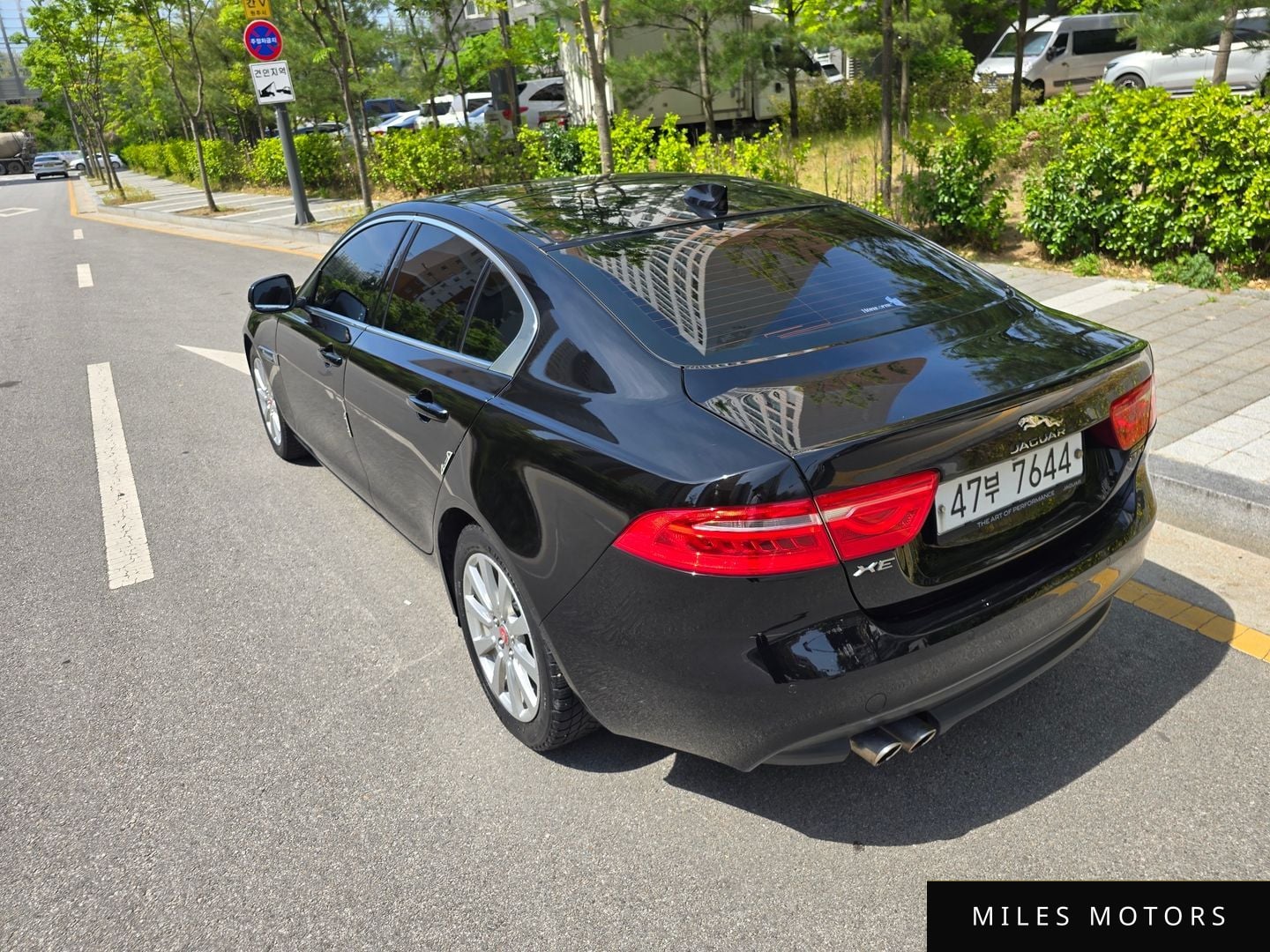 Jaguar XE 2018 — миниатюра 7