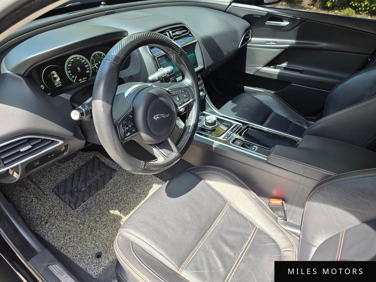 Jaguar XE 2018 — миниатюра 12