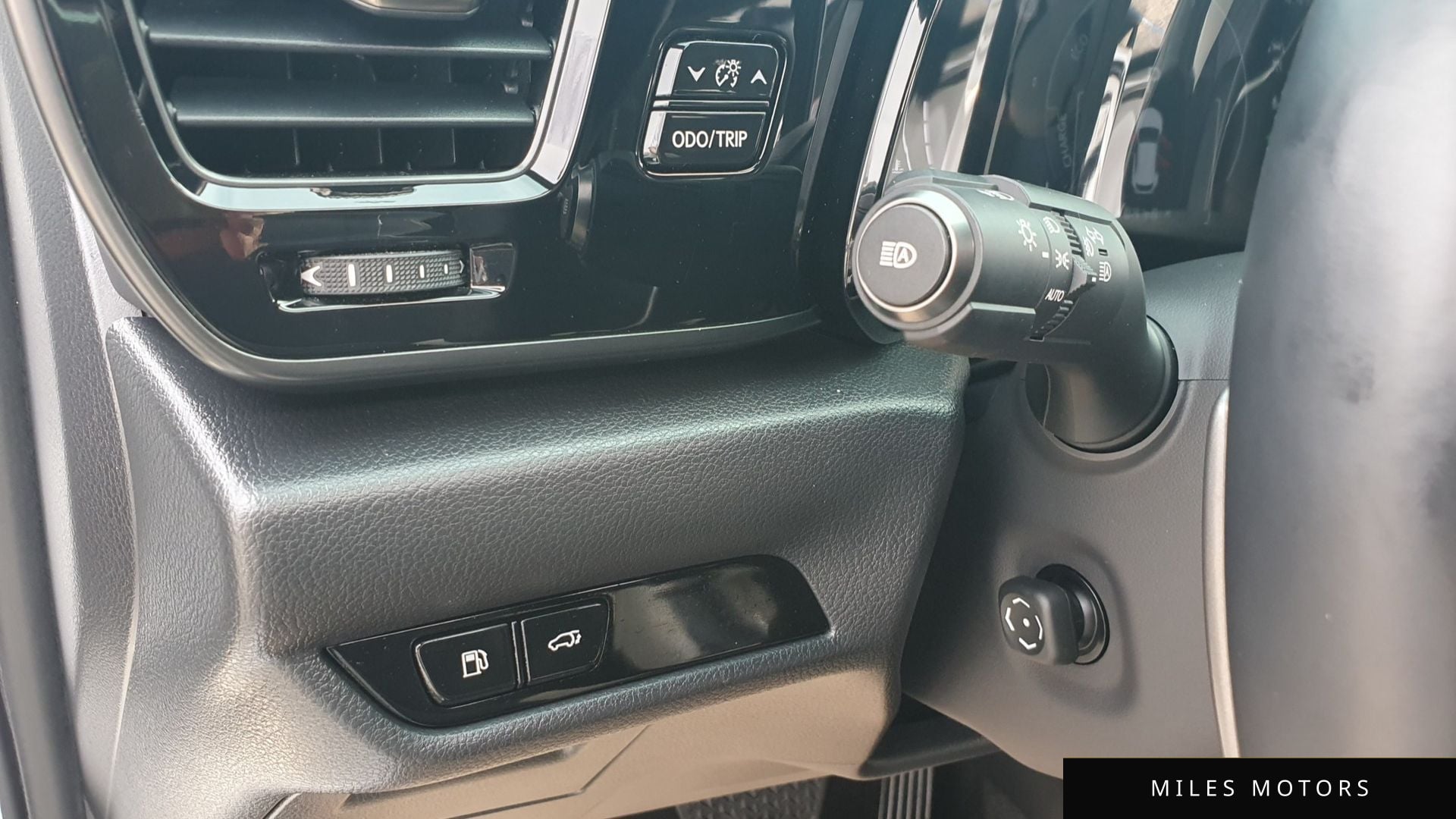 Лексус NX350h 2023 — миниатюра 11