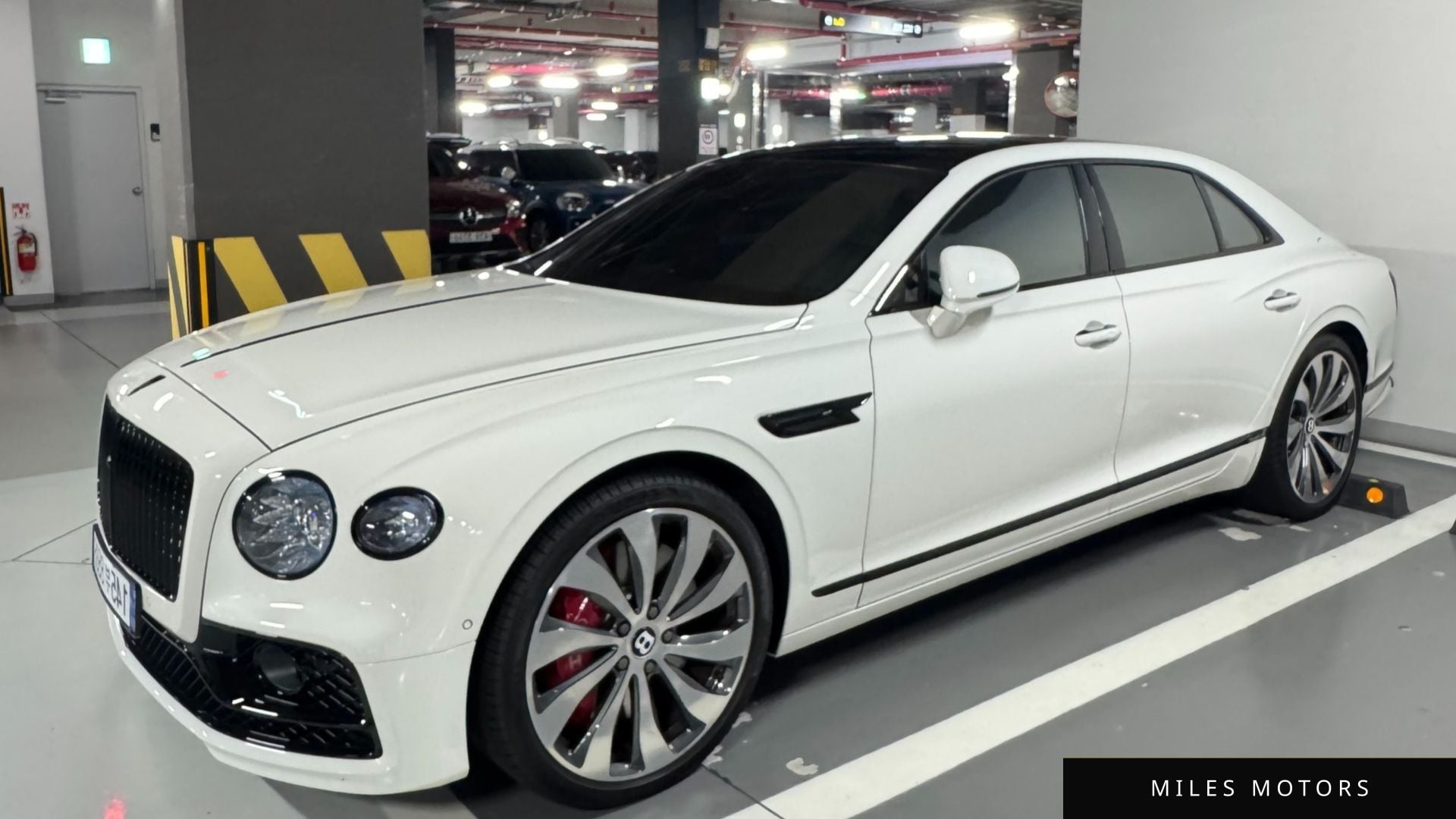 Bentley Flying Spur 2021 — фото 1 из 12