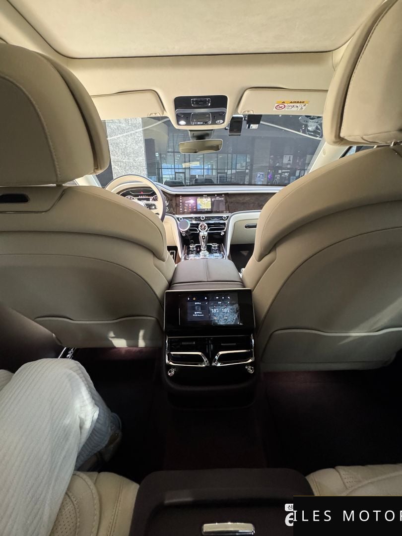 Bentley Flying Spur 2021 — миниатюра 8