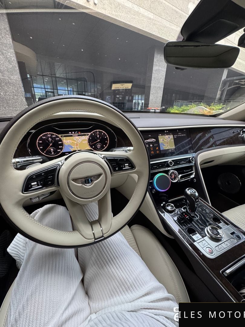 Bentley Flying Spur 2021 — миниатюра 9